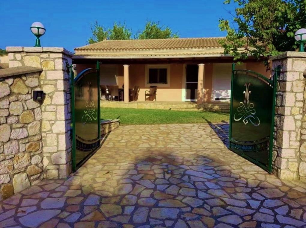 Villa Spiti Ute Makrades Екстер'єр фото