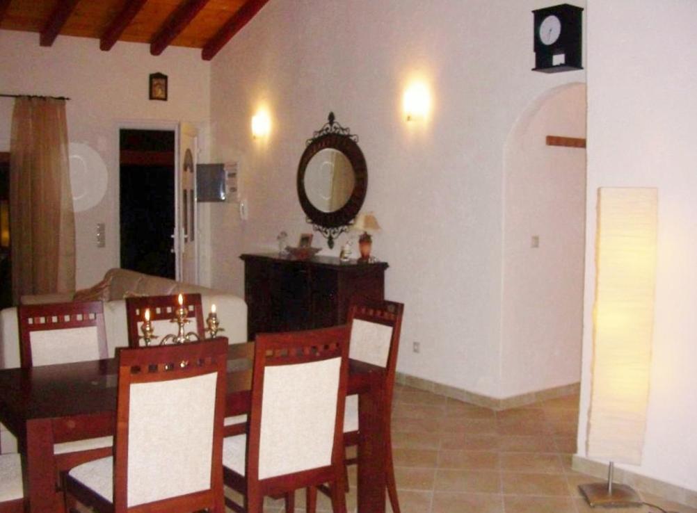 Villa Spiti Ute Makrades Екстер'єр фото