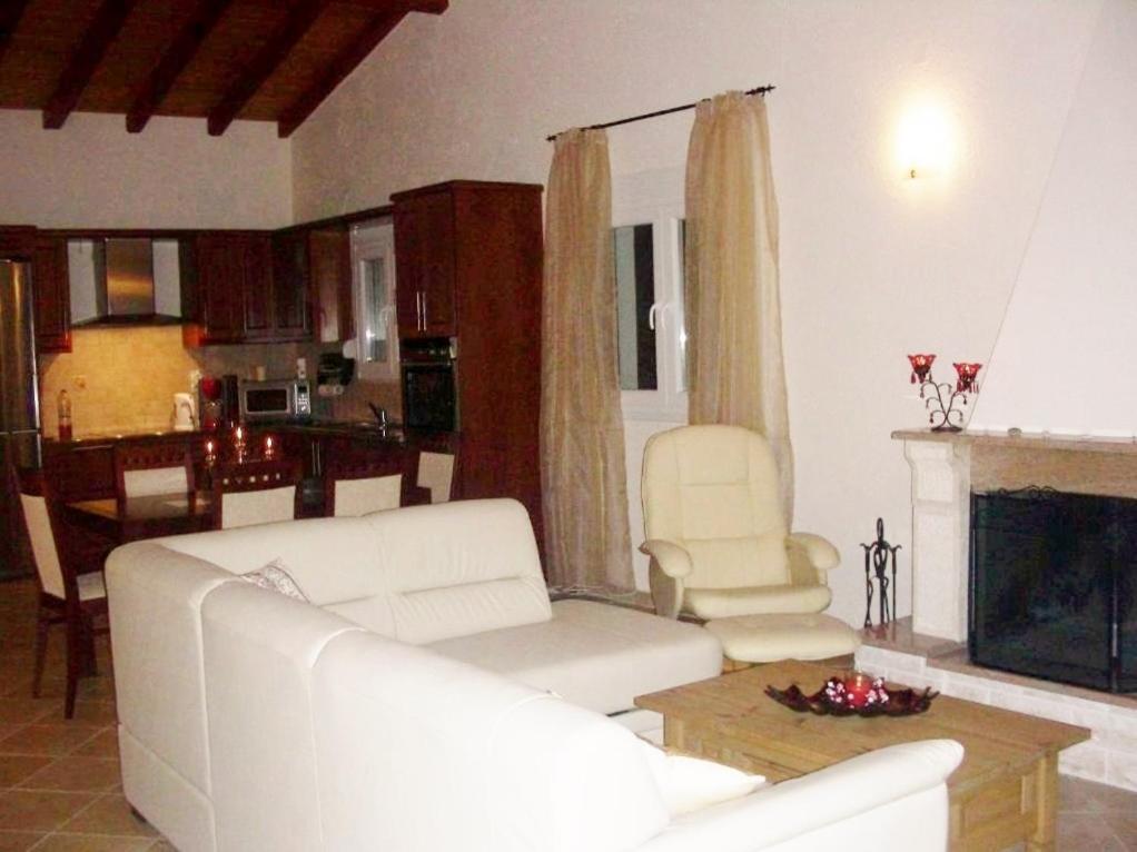 Villa Spiti Ute Makrades Екстер'єр фото
