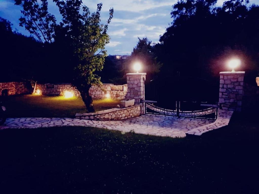 Villa Spiti Ute Makrades Екстер'єр фото