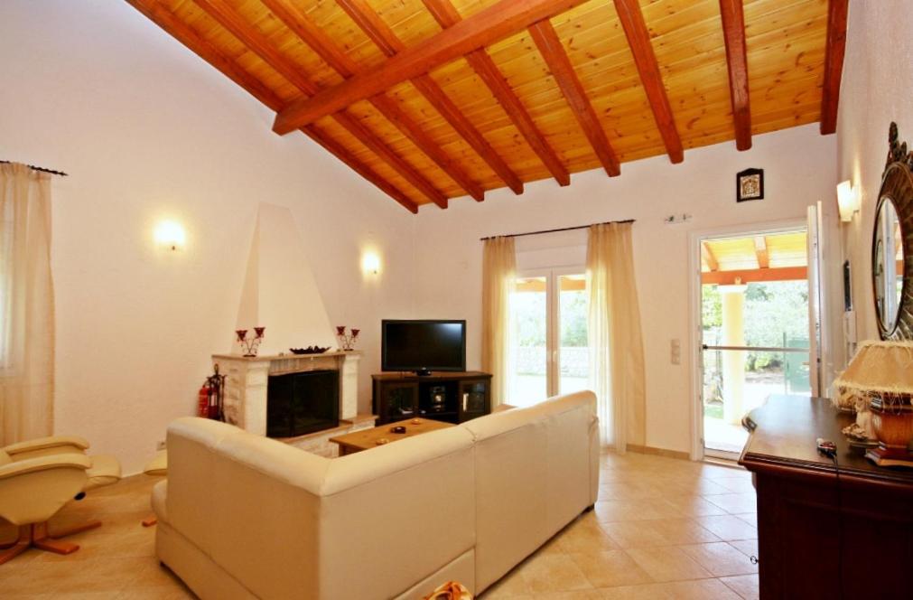 Villa Spiti Ute Makrades Екстер'єр фото